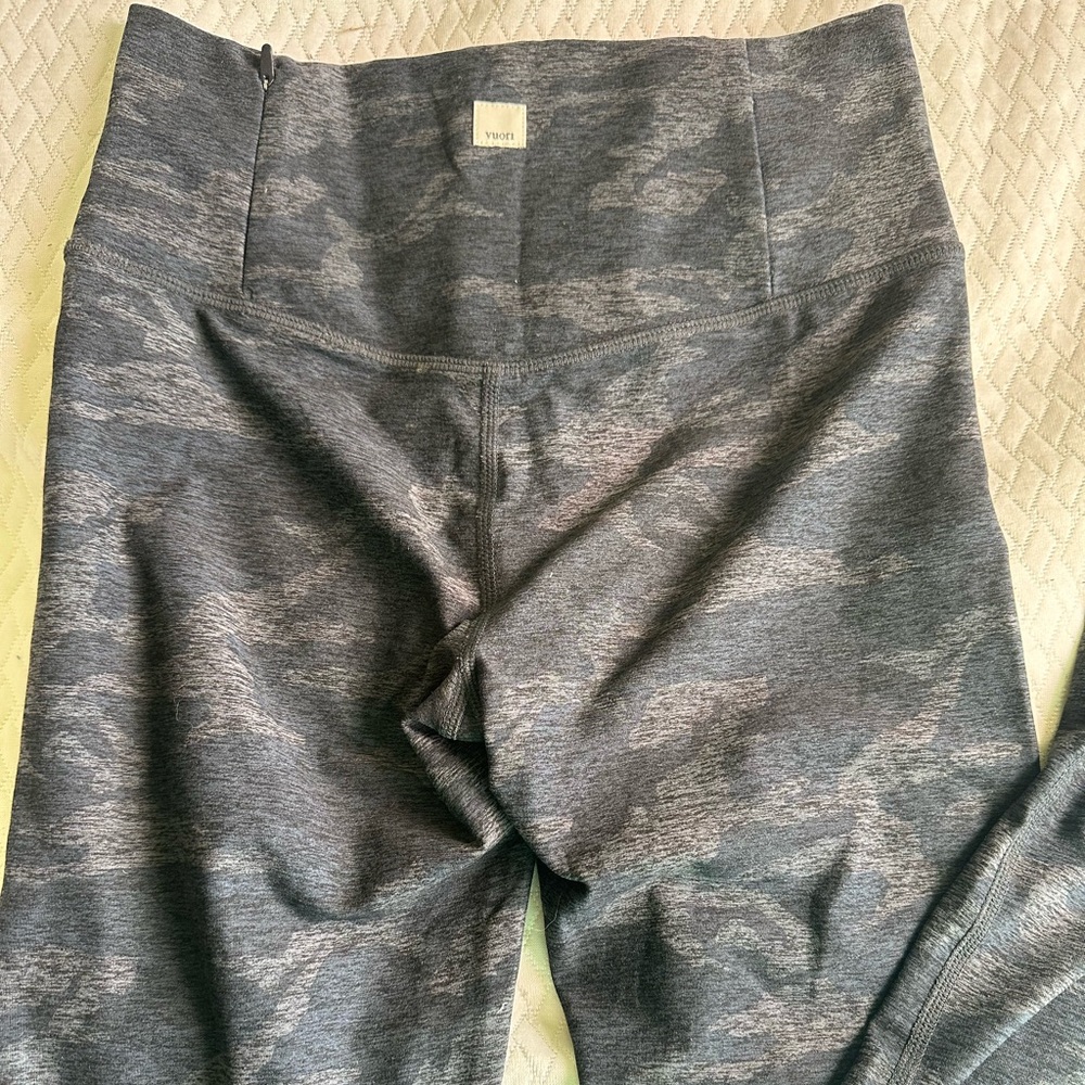Vuori Charcoal Heather Leggings